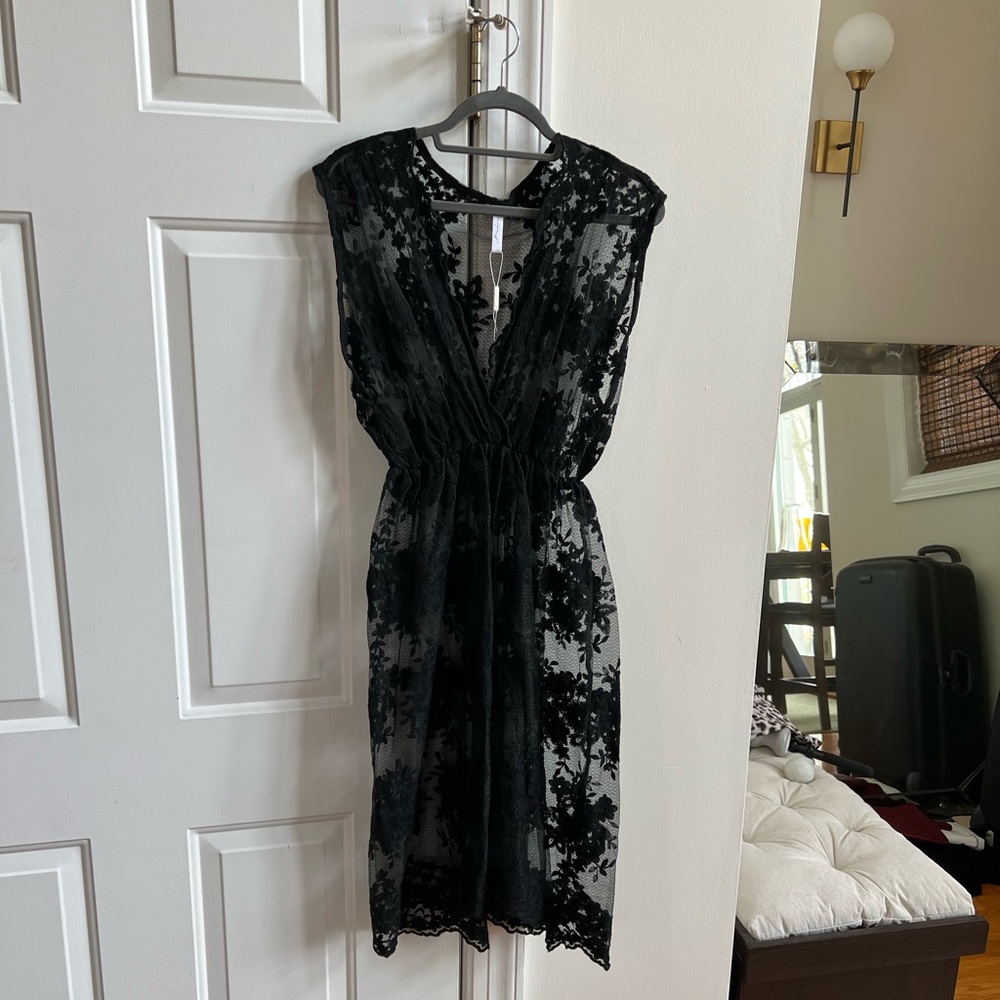 Lace Cover-Up - Picture 10 of 12
